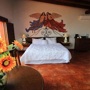 Villa San Jose Hotel & Suites